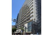 「阪東橋」駅まで徒歩3分。日常生活便利な立地に佇むマンションです。