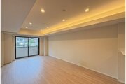 内装はシンプルに落ち着きのある空間にしています。ゆったりとしたひとときを過ごせそうです♪ 内装はシンプルに落ち着きのある空間にしています。ゆったりとしたひとときを過ごせそうです♪