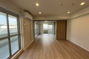 ほっと一息つけるような、安心できる空間です♪シンプルな内装は、ニーズが変わってもご活用頂けそうです。 ほっと一息つけるような、安心できる空間です♪シンプルな内装は、ニーズが変わってもご活用頂けそうです。