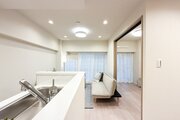 内装はシンプルに落ち着きのある空間にしています。ゆったりとしたひとときを過ごせそうです♪