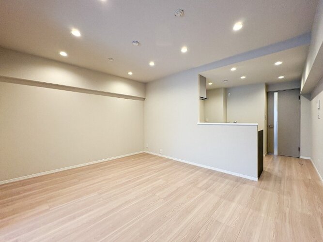 内装はシンプルに落ち着きのある空間にしています。ゆったりとしたひとときを過ごせそうです♪ 内装はシンプルに落ち着きのある空間にしています。ゆったりとしたひとときを過ごせそうです♪