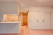 内装はシンプルに落ち着きのある空間にしています。ゆったりとしたひとときを過ごせそうです♪