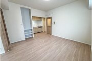 内装はシンプルに落ち着きのある空間にしています。ゆったりとしたひとときを過ごせそうです♪