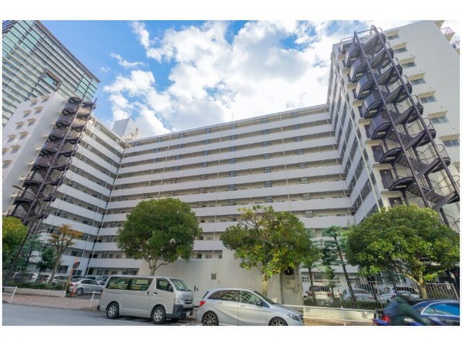 総戸数184戸。趣のある佇まいに合わせて室内をリノベーションしております。 総戸数184戸。趣のある佇まいに合わせて室内をリノベーションしております。
