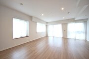 ゆったりくつろげる上質なリビングダイニングは、あなたの暮らしにより価値のある時間を演出してくれます。