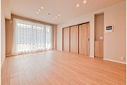 内装はシンプルに落ち着きのある空間にしています。ゆったりとしたひとときを過ごせそうです♪