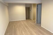 建物全体の雰囲気と合わせた色調と素材のリノベーション。居心地よくホッととできる空間です。