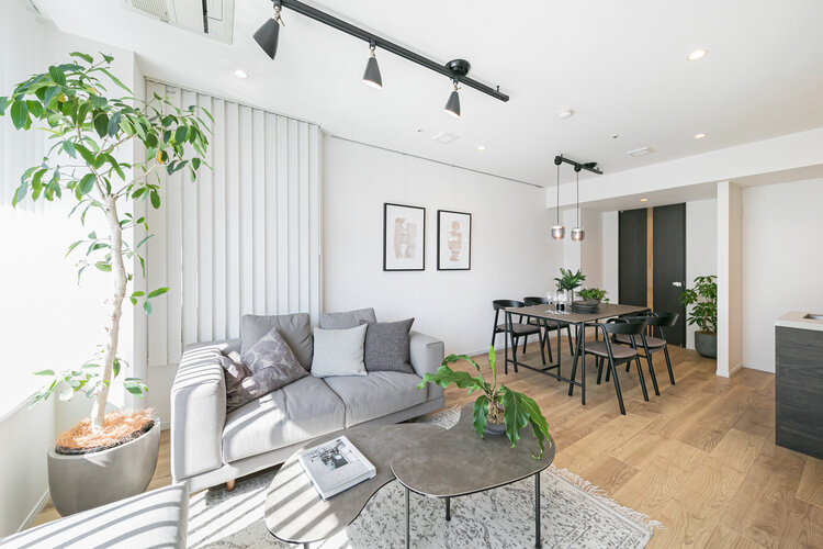 30階に位置する部屋で、眺望良好なリビングダイニングキッチン(約15.2帖)です。 30階に位置する部屋で、眺望良好なリビングダイニングキッチン(約15.2帖)です。
