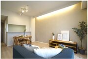 内装はシンプルに落ち着きのある空間にしています。ゆったりとしたひとときを過ごせそうです♪