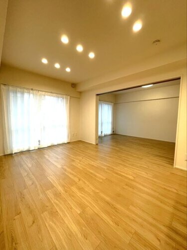 寛ぎとコミュニケーションを育む居心地のよい場所。家族との時間、自分の時間共に大切にできる空間です。 寛ぎとコミュニケーションを育む居心地のよい場所。家族との時間、自分の時間共に大切にできる空間です。