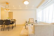 １６帖のリビングの様子です。床暖房設置！※家具はディスプレイです。