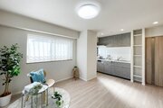 内装はシンプルに落ち着きのある空間にしています。ゆったりとしたひとときを過ごせそうです♪