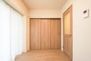 爽やかな風がそよぐ光に溢れた空間。 爽やかな風がそよぐ光に溢れた空間。