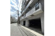時の流れに色あせることのない瀟洒な外観。朝晩、1年365日、様々な表情を見せます。