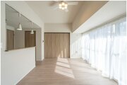 爽やかな風がそよぐ光に溢れた空間。清々しい気持ちになるお部屋です。