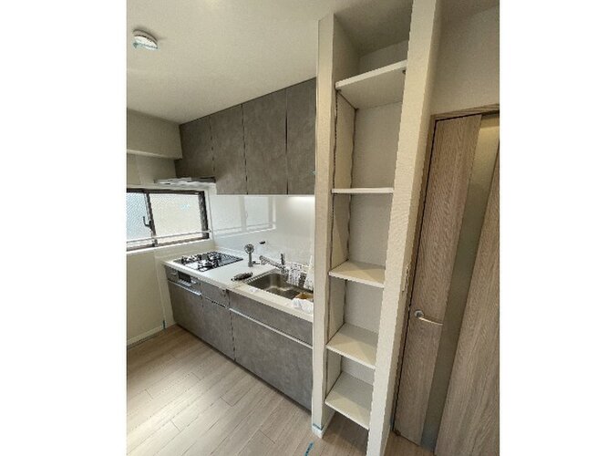 暮らしの中で輝き続けるキッチン。日々の調理を快適にサポート。あなたの暮らしに寄り添うキッチンです。