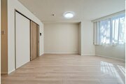 ほっと一息つけるような、安心できる空間です♪シンプルな内装は、ニーズが変わってもご活用頂けそうです。 ほっと一息つけるような、安心できる空間です♪シンプルな内装は、ニーズが変わってもご活用頂けそうです。