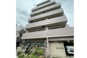 格調と静謐を強く息づかせたデザイン空間が、住む人や訪れる人を館内へとやさしくエスコートします。