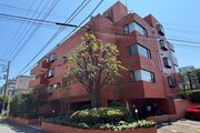 2面テラス、専用庭付！