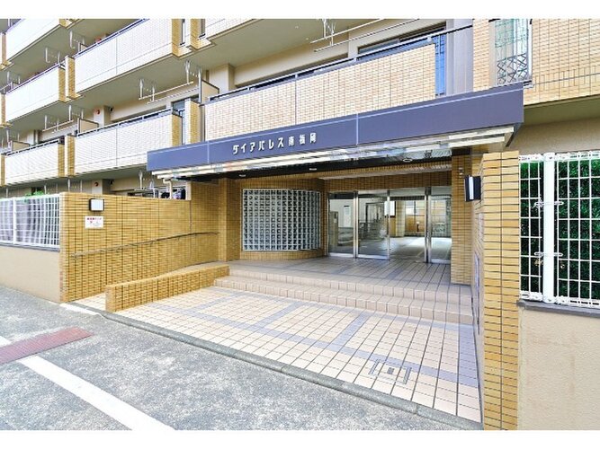 時の流れに色あせることのない瀟洒な外観。朝晩、1年365日、様々な表情を見せます。