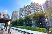 鮮やかな緑を効果的に纏った外観。爽やかな風がそよぐ心温まるお部屋へ優しく誘います。 鮮やかな緑を効果的に纏った外観。爽やかな風がそよぐ心温まるお部屋へ優しく誘います。