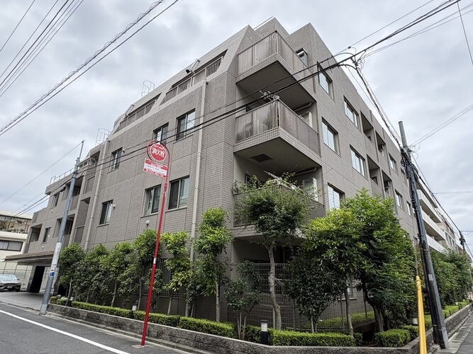 巣鴨駅徒歩6分の活気ある街並みも魅力的！　