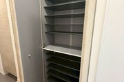 【トールタイプの下足入】収納力豊富なトールタイプの下足入が2つあります。