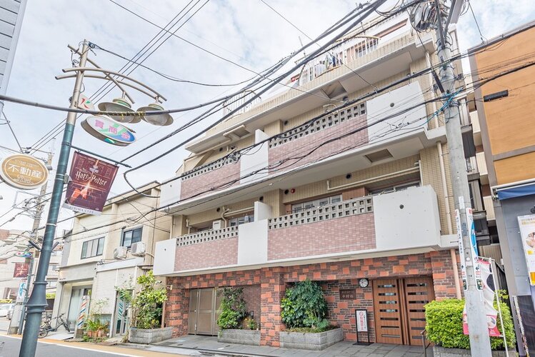 暮らしの楽しさが自由に広がる駅徒歩3分の好立地♪活気あふれる商店街が日常を豊かに彩ります。H14年築・管理体制良好なマンションです。