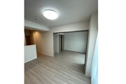 内装はシンプルに落ち着きのある空間にしています。ゆったりとしたひとときを過ごせそうです♪