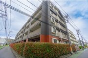 多摩川も近く都市の利便性と自然の豊かさを感じれられるマンション。