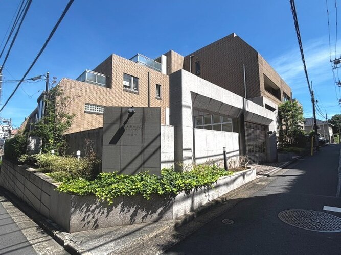 東京メトロ千代田線 「代々木公園」駅まで徒歩10分、3路線4駅利用可能 東京メトロ千代田線 「代々木公園」駅まで徒歩10分、3路線4駅利用可能
