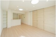 内装はシンプルに落ち着きのある空間にしています。ゆったりとしたひとときを過ごせそうです♪