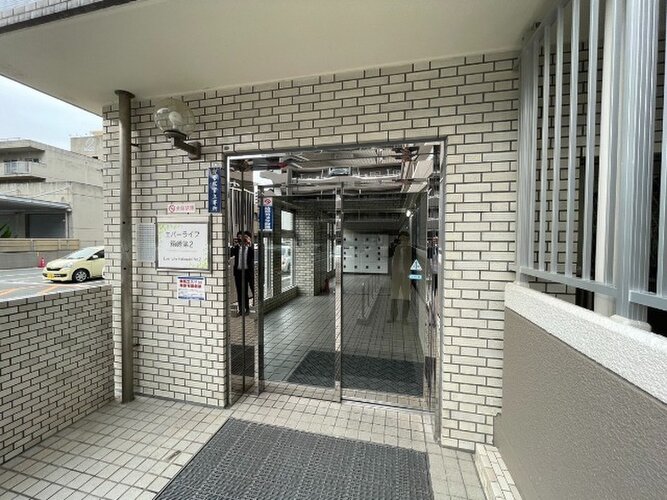 時の流れに色あせることのない瀟洒な外観。朝晩、1年365日、様々な表情を見せます。