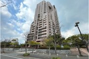 福岡市地下鉄空港線 「藤崎」駅まで徒歩16分。西鉄バス 「福岡タワー南口」バス停まで徒歩6分 福岡市地下鉄空港線 「藤崎」駅まで徒歩16分。西鉄バス 「福岡タワー南口」バス停まで徒歩6分