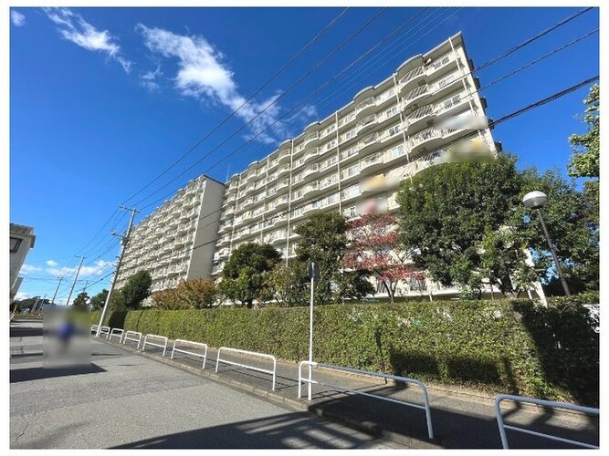 「新松戸五丁目」バス停まで徒歩2分 「新松戸五丁目」バス停まで徒歩2分