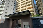 福岡市地下鉄七隈線 「六本松」駅まで徒歩3分。西鉄バス 「別府橋」バス停まで徒歩2分 福岡市地下鉄七隈線 「六本松」駅まで徒歩3分。西鉄バス 「別府橋」バス停まで徒歩2分