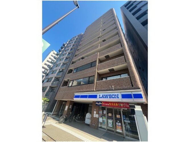 1階部分にコンビニが併設された便利なマンションです！