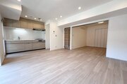 洋室③の間仕切り戸を開放して広めのLDKとしても利用可能