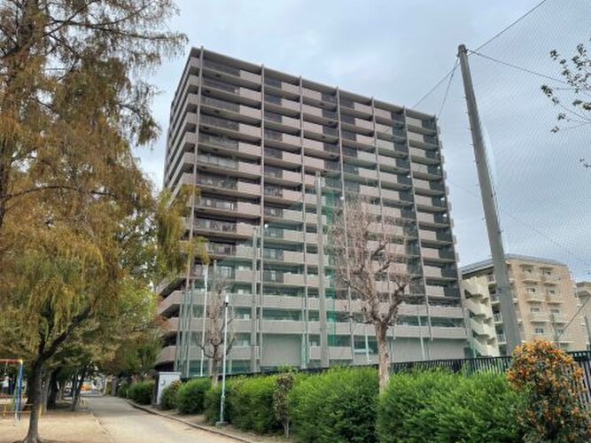 阪神本線「野田」駅徒歩10分3駅3路線利用可。 阪神本線「野田」駅徒歩10分3駅3路線利用可。