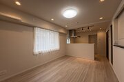 採光とライト使いで演出される落ち着きのある空間。ゆったりと伸びやかな時を過ごせそうです。