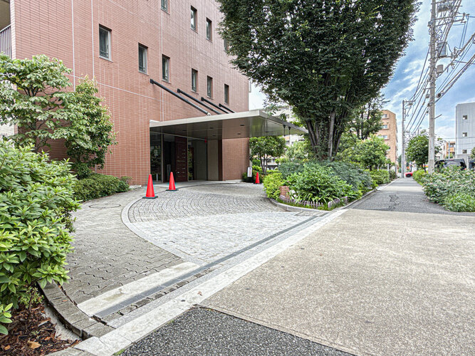 重厚感あふれる高級マンションという印象を与えてくれます。そのデザインは住むほどに実感が増すものです。 重厚感あふれる高級マンションという印象を与えてくれます。そのデザインは住むほどに実感が増すものです。
