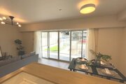 広々とした開放感を感じるLDK。思い思いに憩いの場所を作り上げていけそうです。
