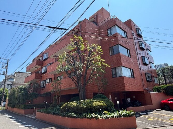 2面テラス、専用庭付！