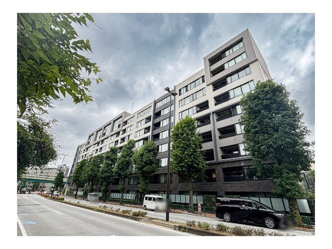 重厚感あふれる高級マンションという印象を与えてくれます。そのデザインは住むほどに実感が増すものです。 重厚感あふれる高級マンションという印象を与えてくれます。そのデザインは住むほどに実感が増すものです。