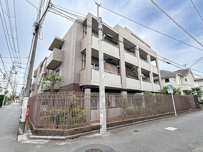落ち着いた色合いの上質な外観デザインが魅力のマンションです！