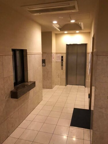 外観も共用部は高級感がありとても綺麗です。管理人の方もいらっしゃるので安心です。 外観も共用部は高級感がありとても綺麗です。管理人の方もいらっしゃるので安心です。