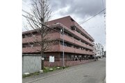 落ち着いた色合いの外観が印象的なマンションです！周辺は穏やかな住宅街となっており、毎日の通勤や通学はもちろん、休日のお出かけからご帰宅された際にもホッと安心感を与えてくれる佇まいです
