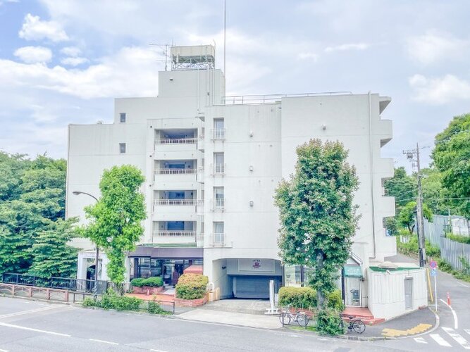 優しく迎えてくれる豊かな自然。四季の移り変わりを感じる心地よい場所となりそうです。