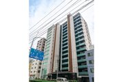 格調と静謐を強く息づかせたデザイン空間が、住む人や訪れる人を館内へとやさしくエスコートします。