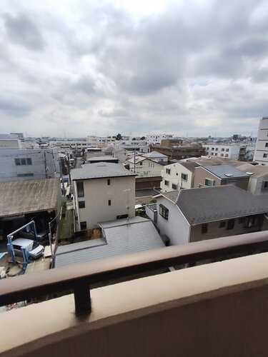 優しく迎えてくれる豊かな自然。四季の移り変わりを感じる心地よい場所となりそうです。 優しく迎えてくれる豊かな自然。四季の移り変わりを感じる心地よい場所となりそうです。